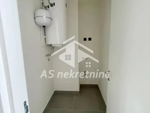 Izdavanje, četvorosoban stan, 148m², Savski Venac, Beograd - image 16