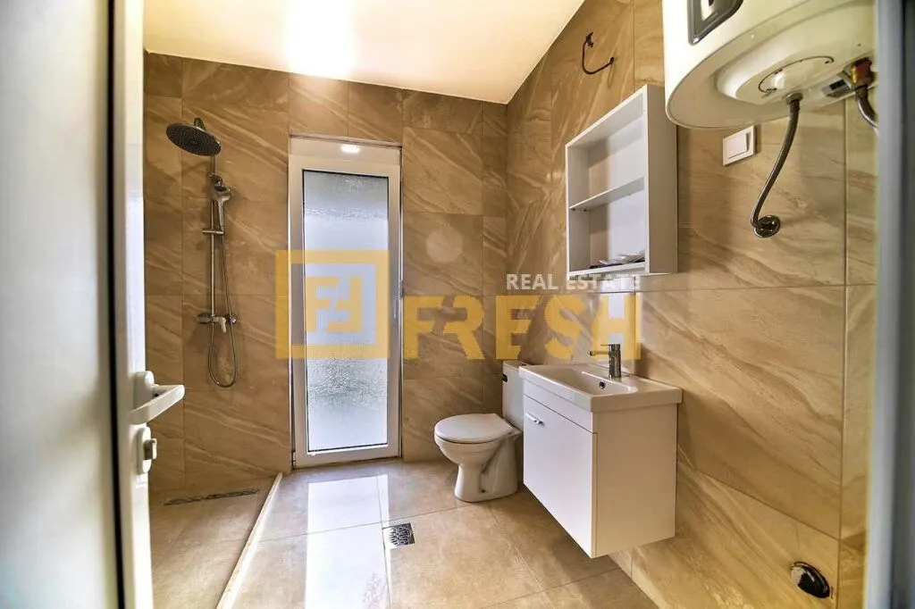 Rent, house, 400m², Stari Aerodrom, Podgorica