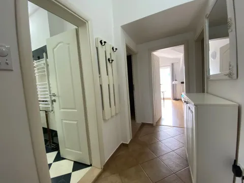 Rent, two bedroom apartment, 100m², Budva, Crna Gora - image 25