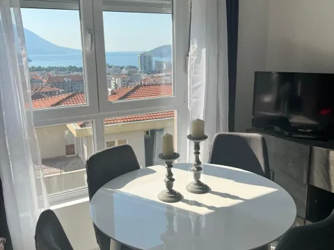 Rent, one bedroom apartment, 45m², Budva, Crna Gora - image 3