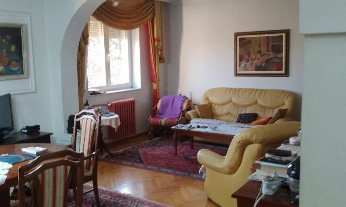 Izdavanje, trosoban stan, 98m², Savski Venac, Beograd