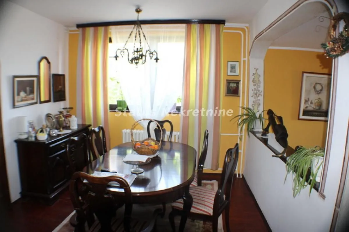 Prodaja, kuća, 264m², Petrovaradin, Novi Sad