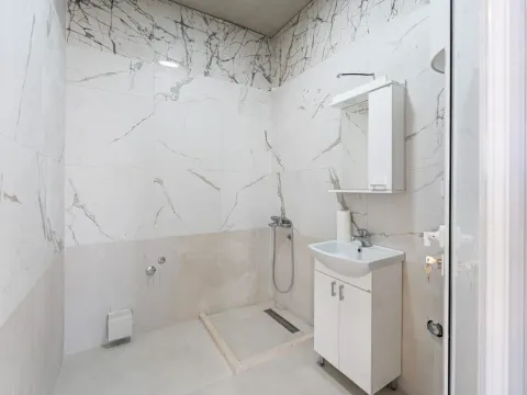 Rent, office space, 600m², Gornja Gorica, Podgorica - image 10