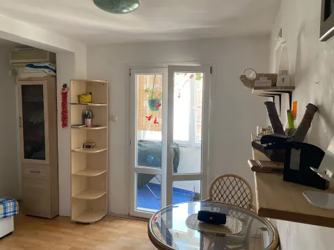 Rent, studio apartment, 27m², Dubovica, Budva - image 8