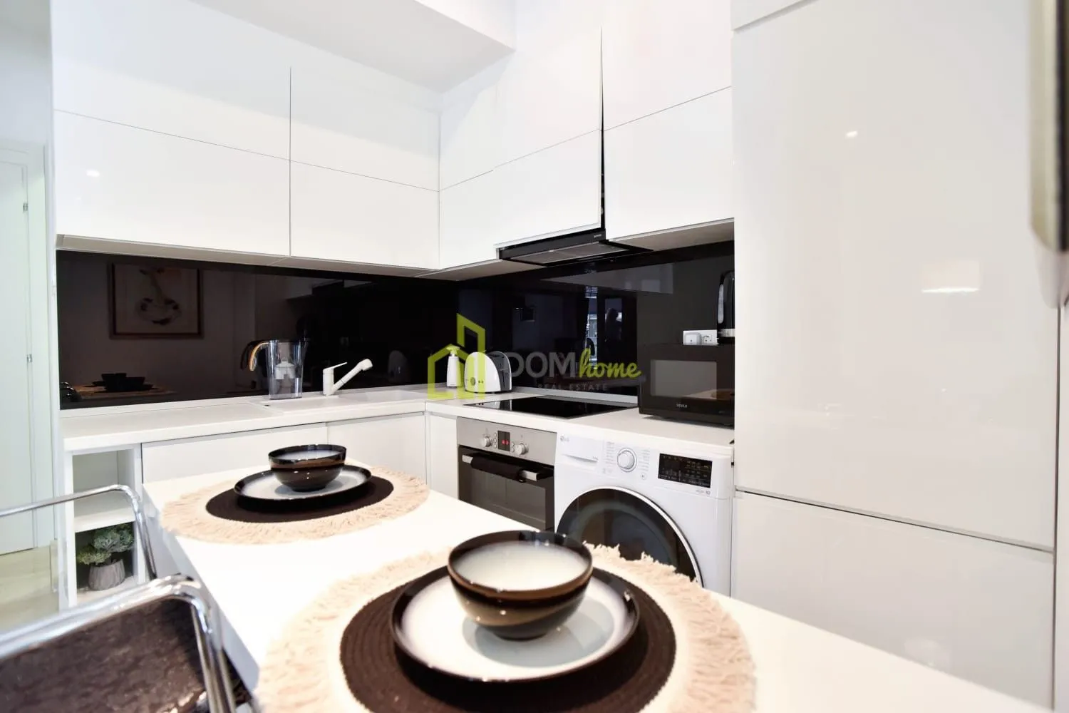 Izdavanje, trosoban stan, 89m², Tre Canne, Budva