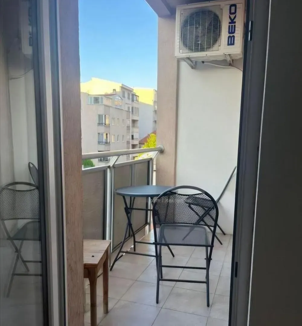 Rent, two bedroom apartment, 52m², Đeram Pijaca, Beograd