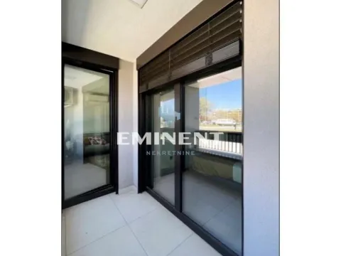 Izdavanje, trosoban stan, 63m², Novi Beograd Blok 67, Novi Beograd Sve Podlokacije - image 11