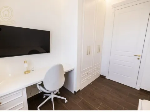 Izdavanje, četvorosoban stan, 135m², Sremska Kamenica, Petrovaradin - image 10