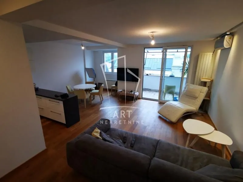 Sale, four bedroom apartment, 135m², Lipov Lad, Zvezdara Sve Podlokacije