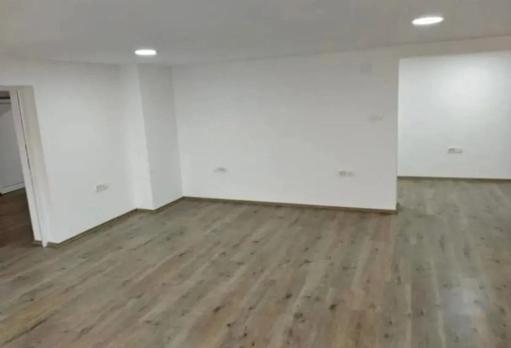 Izdavanje, poslovni prostor, 120m², Podgorica, Crna Gora