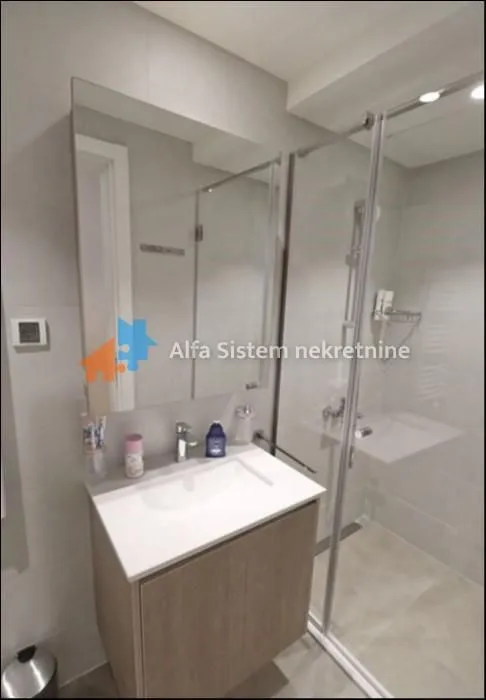 Rent, four bedroom apartment, 90m², Savski Venac, Beograd