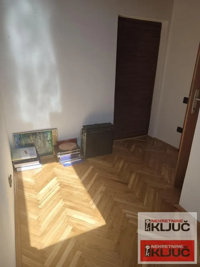 Prodaja, trosoban stan, 73m², Sajmište, Novi Sad