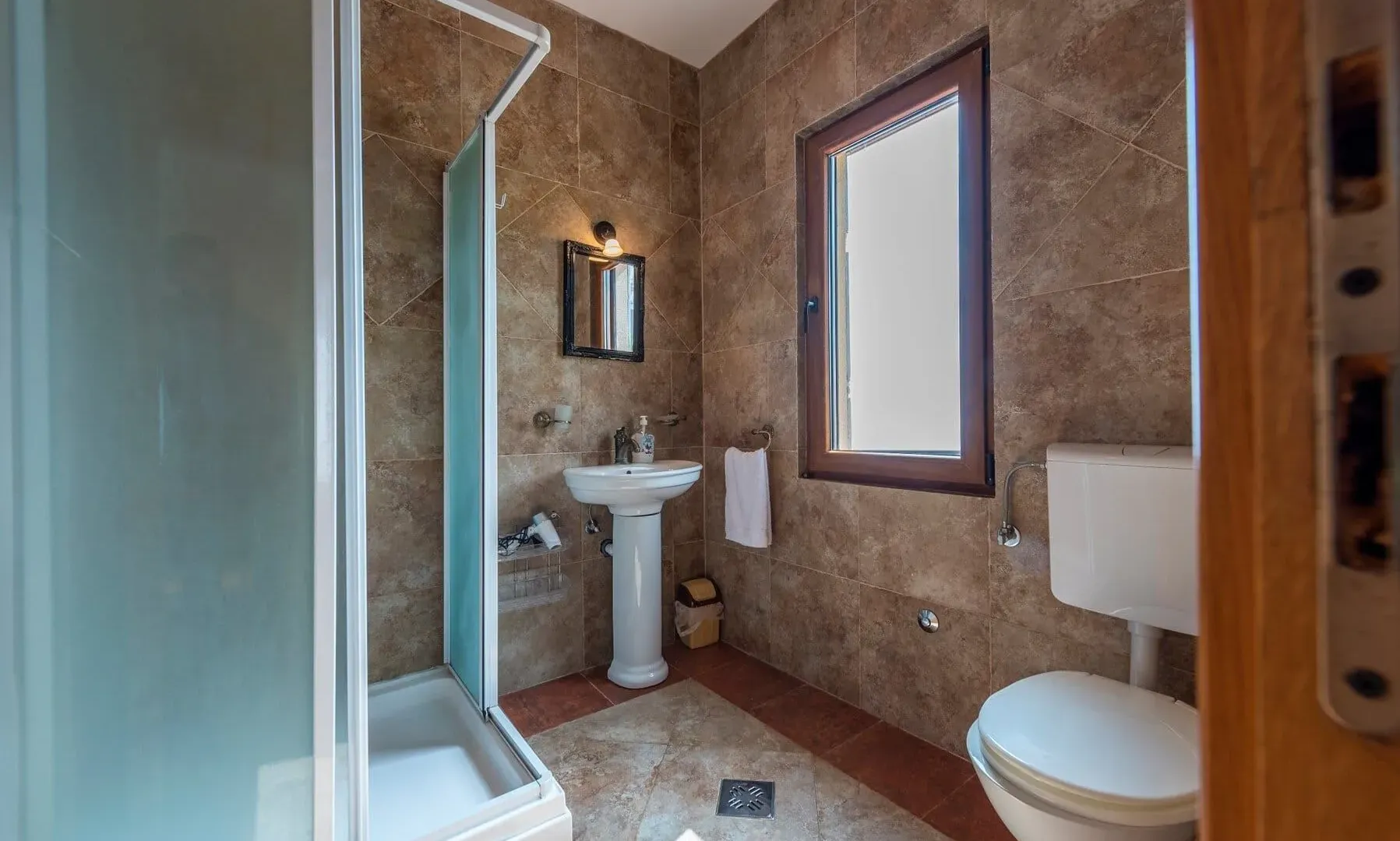 Sale, house, 650m², Kuljače, Budva