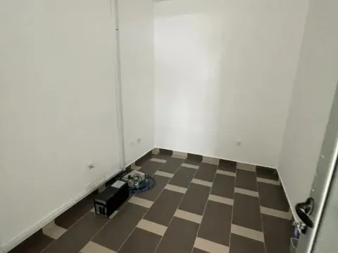 Rent, office space, 245m², Bulevar Oslobodjenja, Novi Sad Sve Podlokacije - image 10