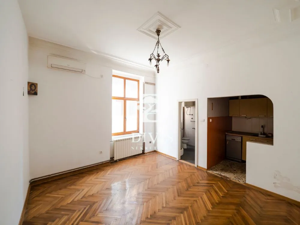 Prodaja, stan, 122m², Kalenić Pijaca, Vračar Sve Podlokacije