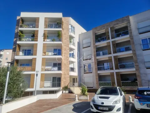 Izdavanje, stan, 42m², Tivat, Crna Gora - image 2