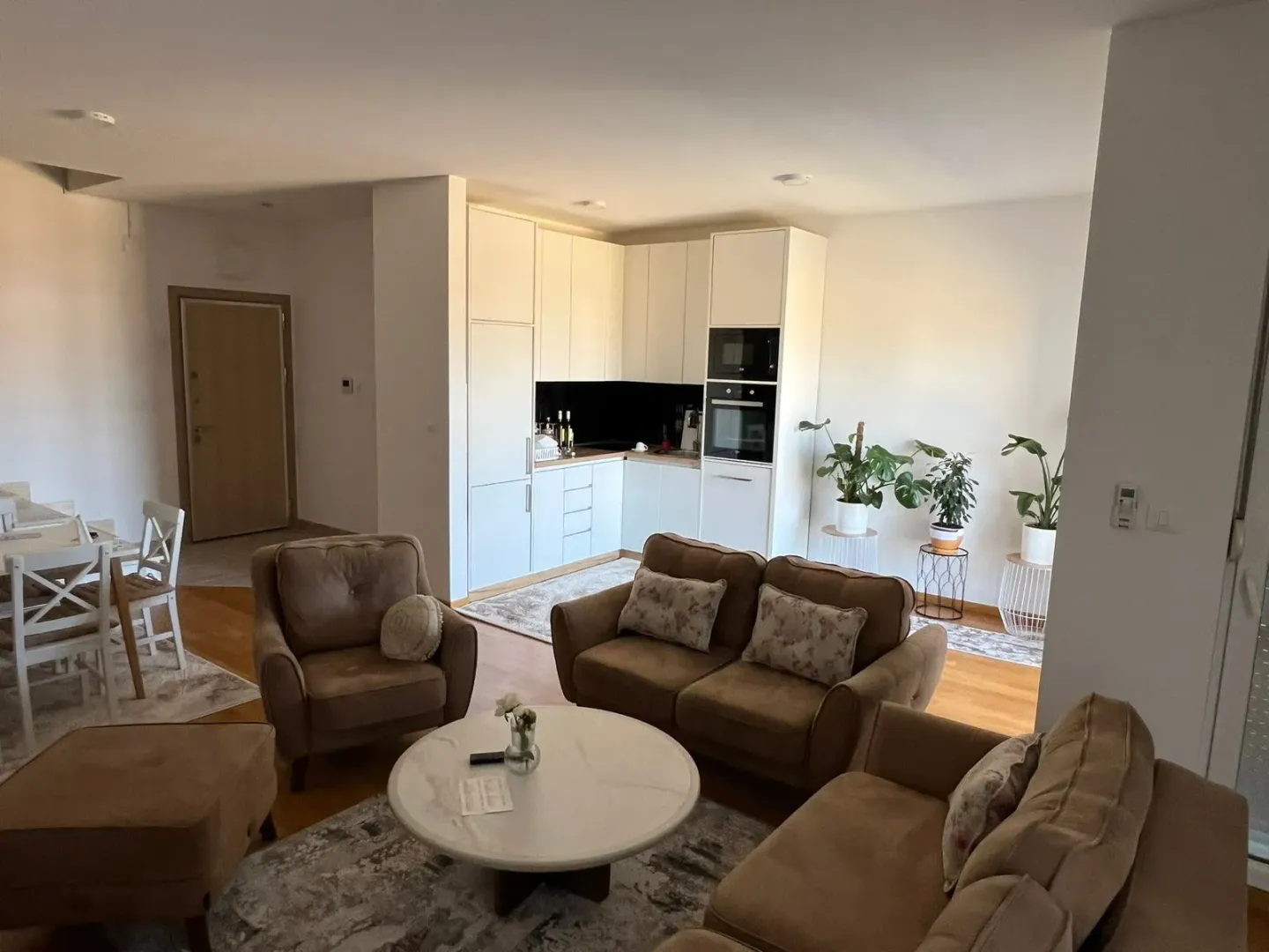 Sale, four bedroom apartment, 160m², Stari Aerodrom, Podgorica