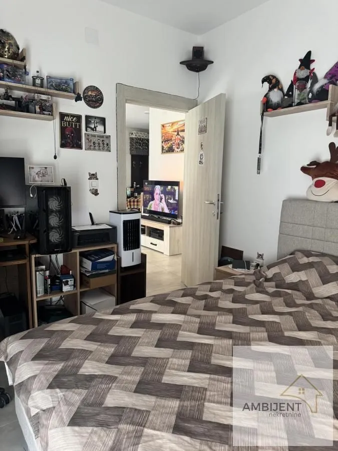 Prodaja, trosoban stan, 71m², Stari Banovci, Stara Pazova
