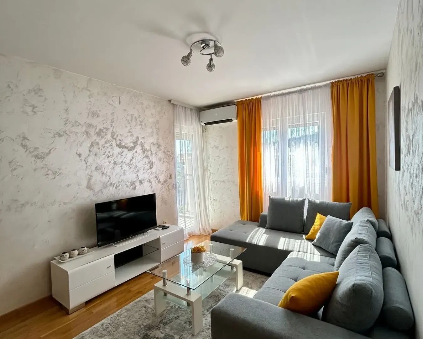 Izdavanje, jednosoban stan, 45m², Zagorič, Podgorica