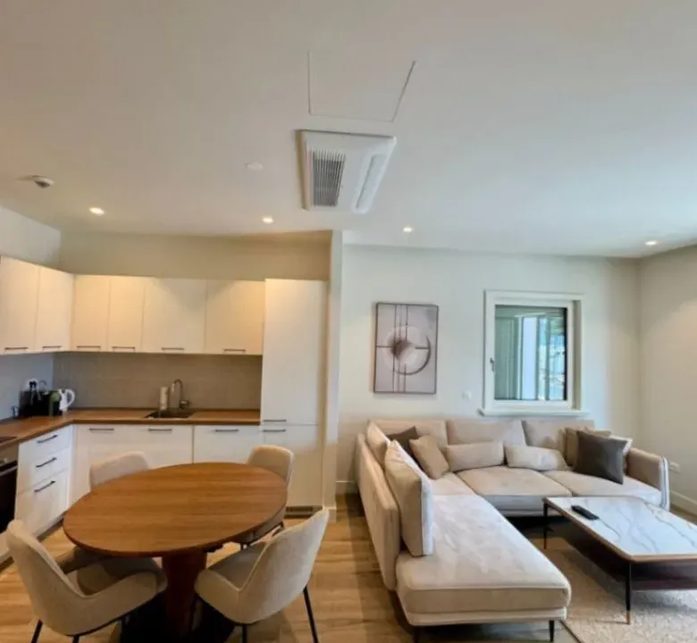 Izdavanje, dvosoban stan, 92m², Luštica Bay, Tivat