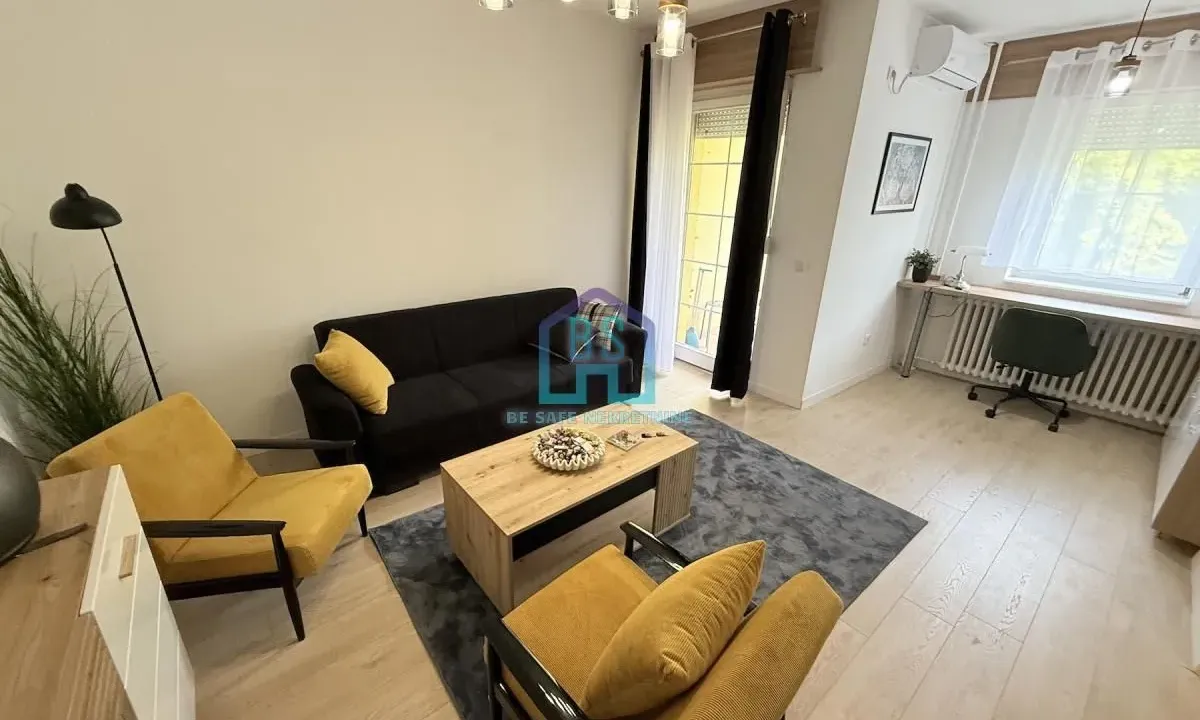 Izdavanje, dvosoban stan, 43m², Centar, Novi Sad
