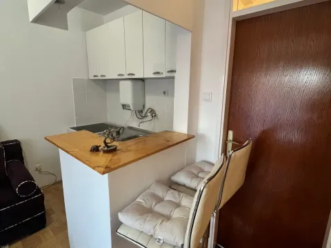 Izdavanje, jednosoban stan, 40m², Stari Aerodrom, Podgorica - image 3