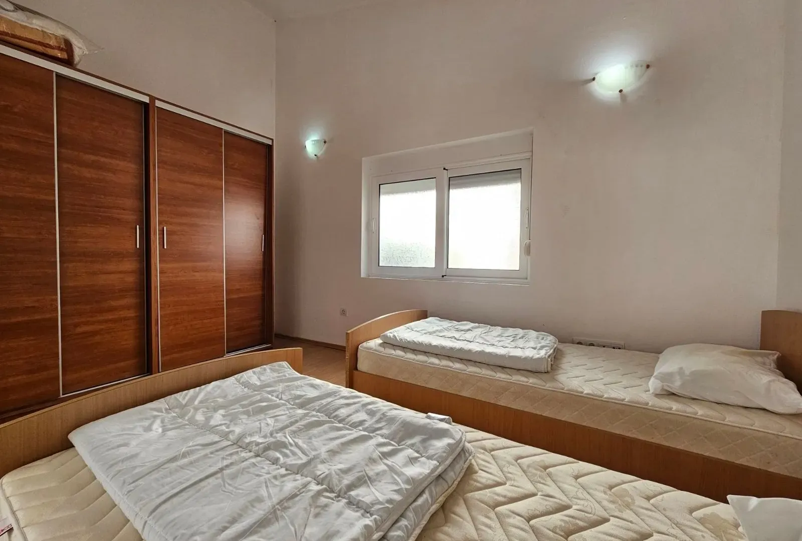Izdavanje, kuća, 180m², Dobre Vode, Bar