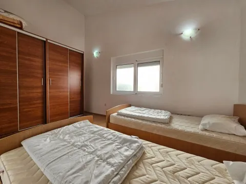 Izdavanje, kuća, 180m², Dobre Vode, Bar - image 11