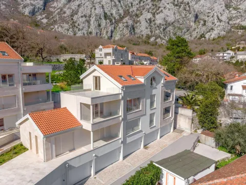 Prodaja, stan, 120m², Kotor, Crna Gora - image 5