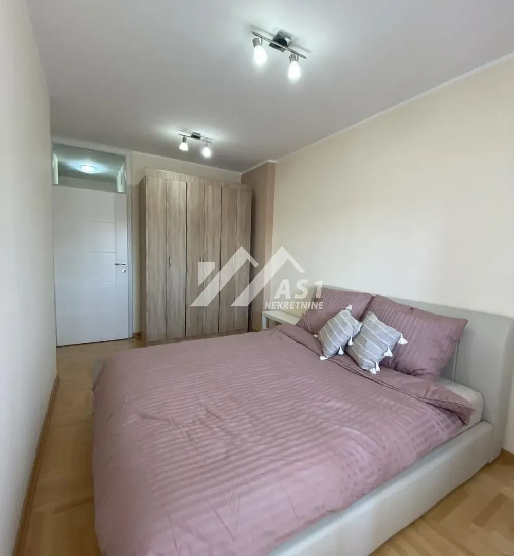 Izdavanje, dvosoban stan, 48m², Sajam, Novi Sad Sve Podlokacije