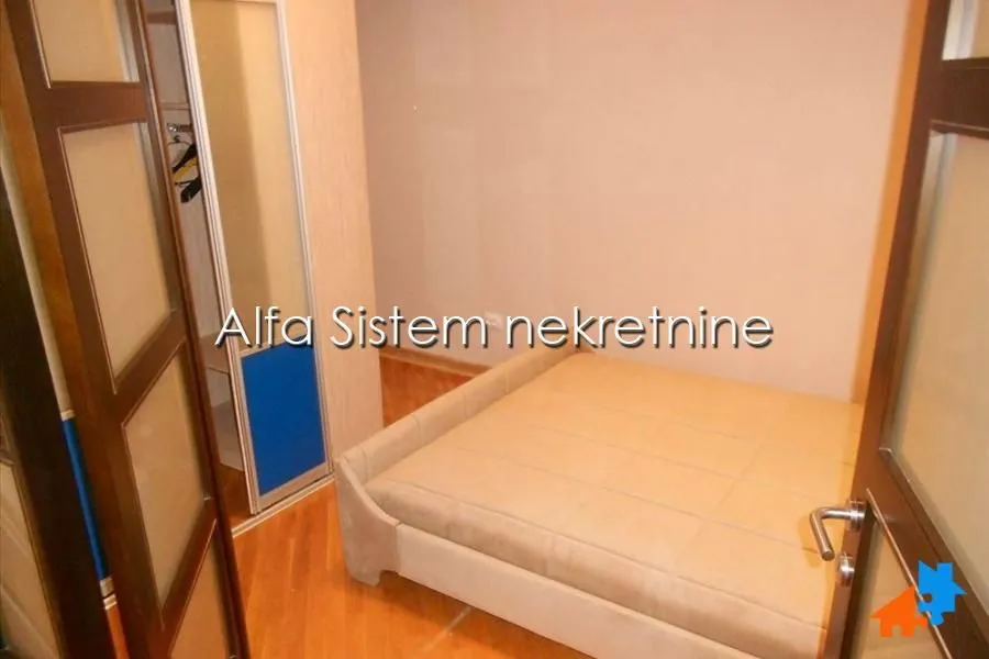 Izdavanje, dvosoban stan, 45m², Kalenić Pijaca, Vračar Sve Podlokacije
