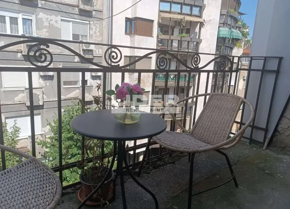 Izdavanje, četvorosoban stan, 120m², Savski Venac, Beograd