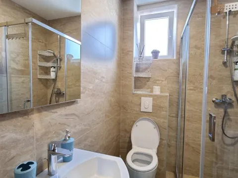 Rent, one bedroom apartment, 49m², Budva, Crna Gora - image 23