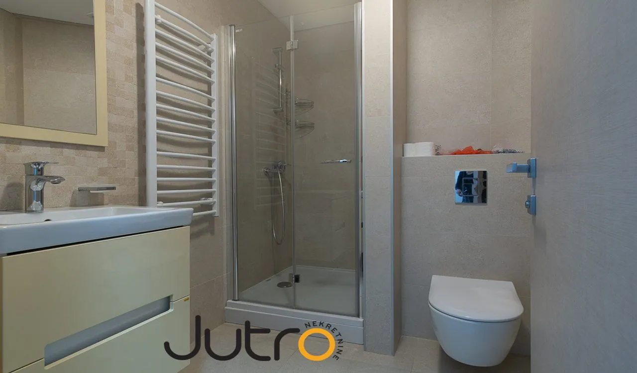 Izdavanje, jednosoban stan, 52m², Centar, Podgorica