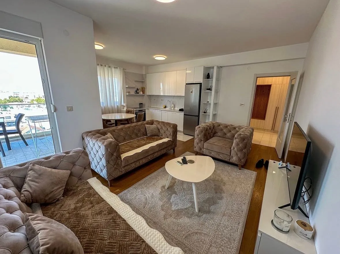 Izdavanje, dvosoban stan, 70m², Zabjelo, Podgorica