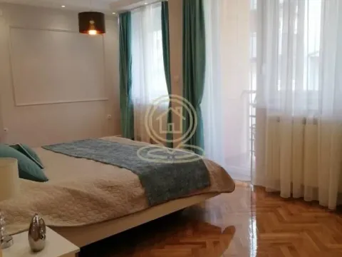 Izdavanje, četvorosoban stan, 130m², Grbavica, Novi Sad Sve Podlokacije - image 2