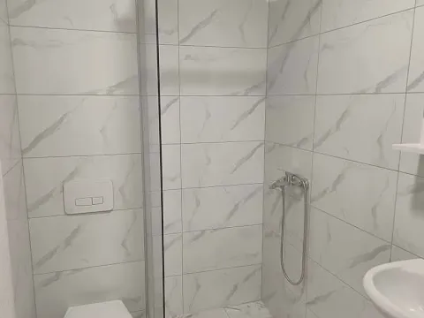 Izdavanje, jednosoban stan, 47m², Zagorič, Podgorica - image 5