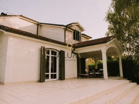 Sale, house, 450m², Zagorič, Podgorica - image 12