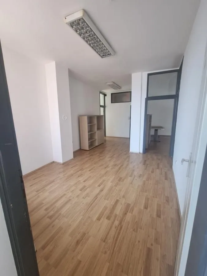 Rent, office space, 160m², Južni Bulevar, Vračar Sve Podlokacije