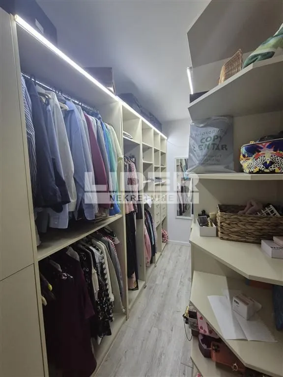 Izdavanje, četvorosoban stan, 100m², Voždovac Sve Podlokacije, Beograd