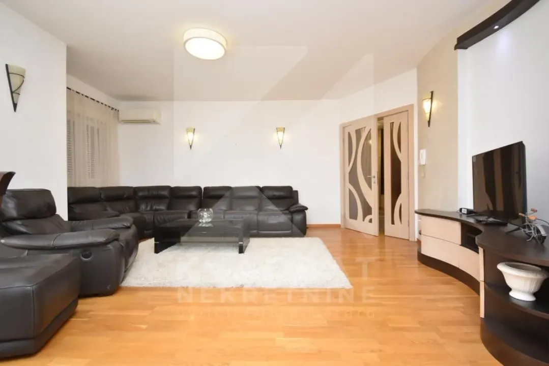 Rent, three bedroom apartment, 120m², City Kvart, Podgorica
