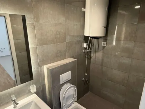 Prodaja, jednosoban stan, 46m², Stari Aerodrom, Podgorica - image 6