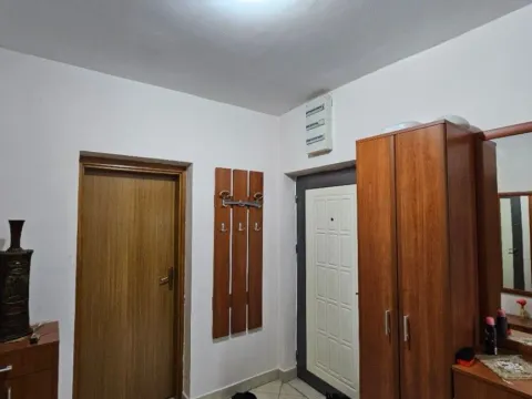 Izdavanje, dvosoban stan, 71m², Stari Aerodrom, Podgorica - image 8