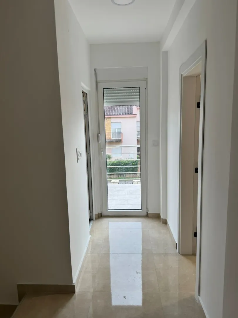 Rent, house, 300m², Stari Aerodrom, Podgorica