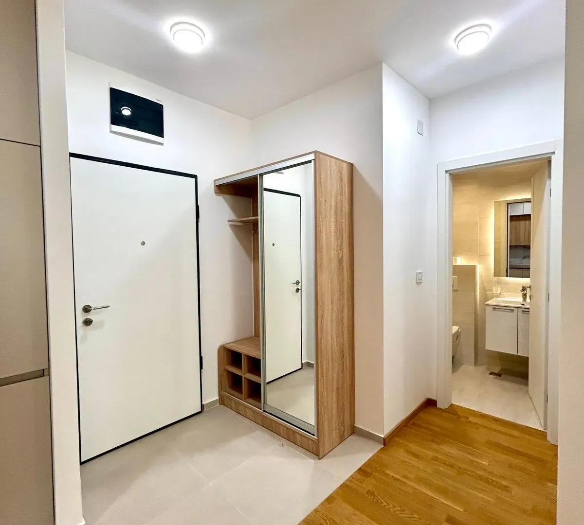 Izdavanje, jednosoban stan, 47m², Stari Aerodrom, Podgorica