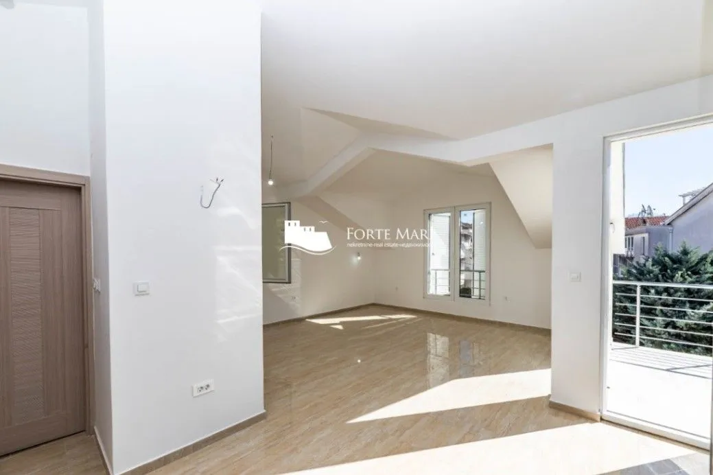 Prodaja, dvosoban stan, 73m², Đenovići, Herceg Novi