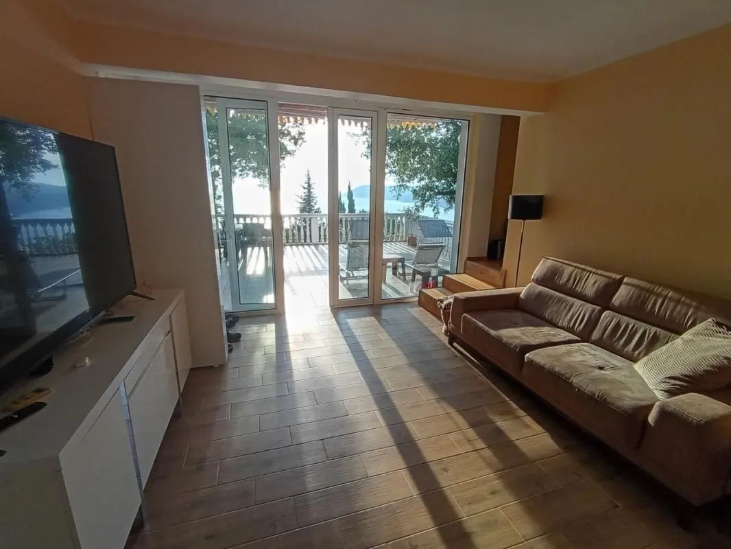 Prodaja, kuća, 282m², Sutomore, Bar