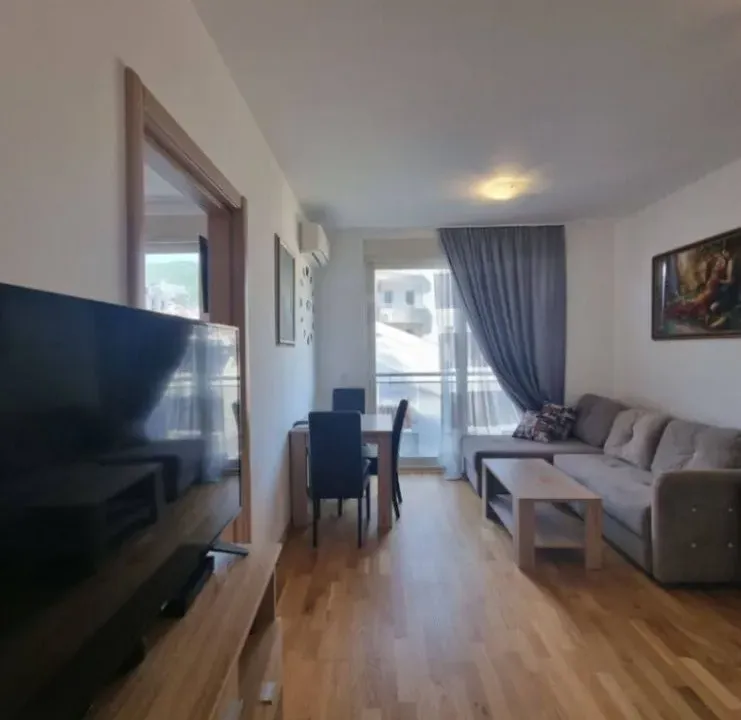 Izdavanje, jednosoban stan, 36m², Budva, Crna Gora