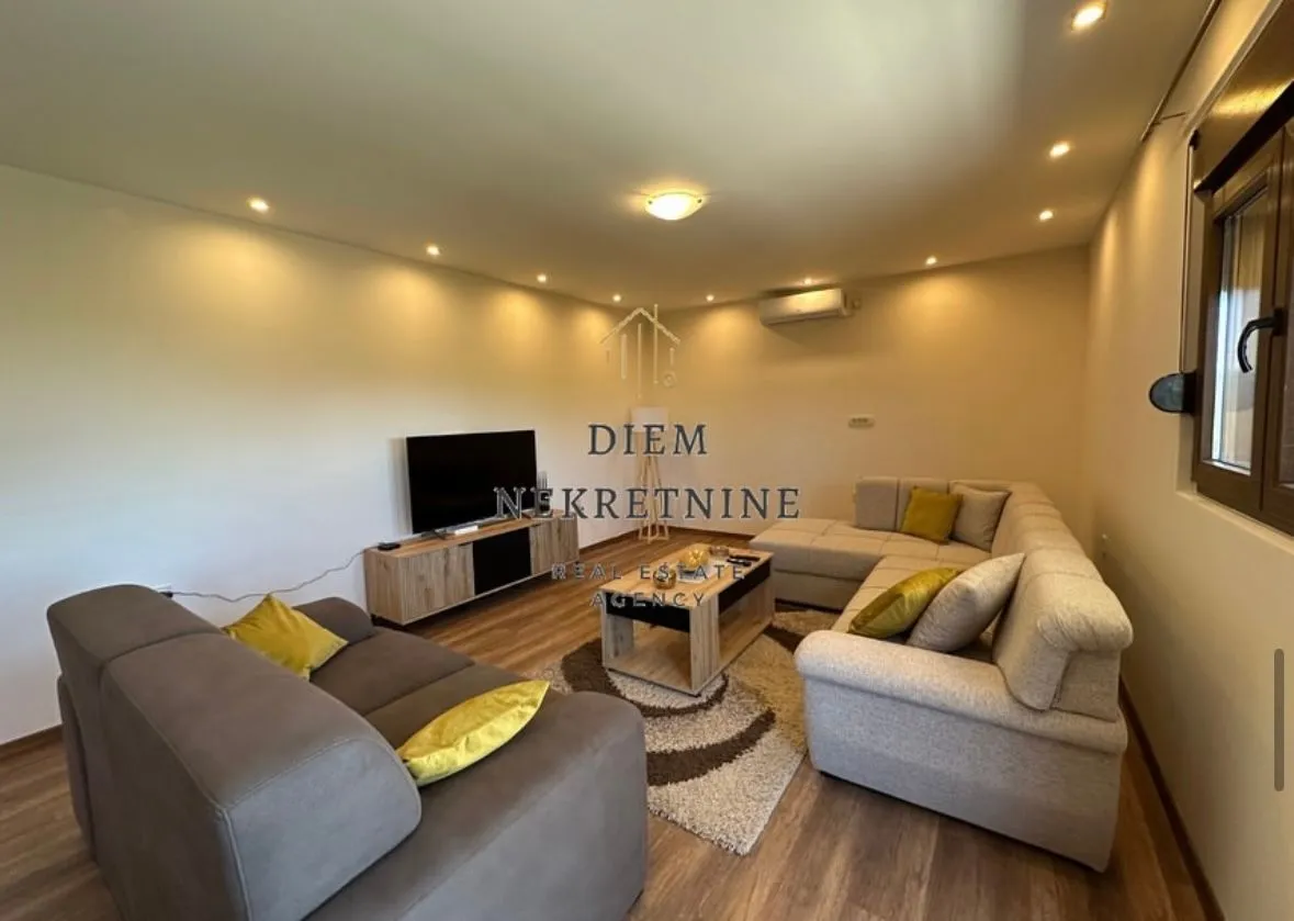 Izdavanje, kuća, 85m², Lastva Grbaljska, Kotor