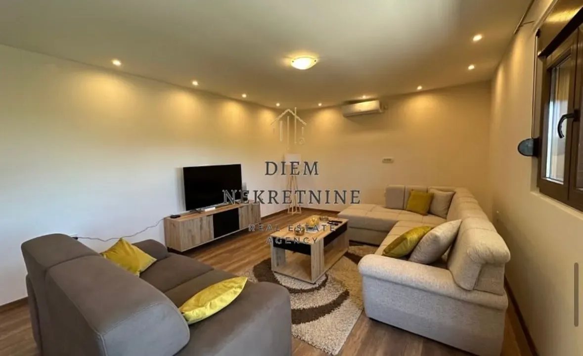 Izdavanje, kuća, 85m², Lastva Grbaljska, Kotor